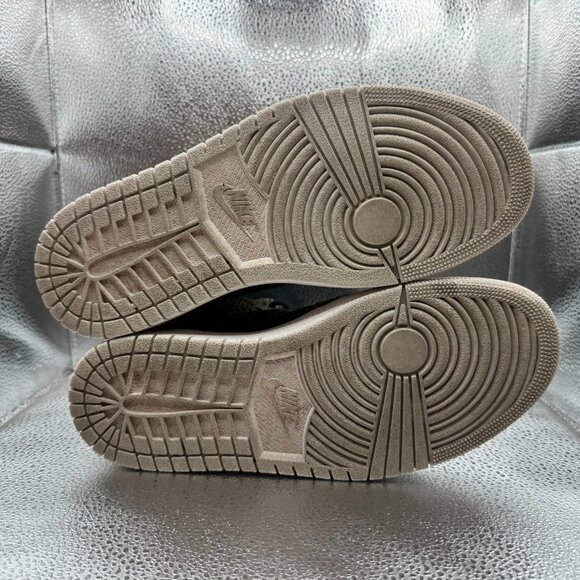 Size 8 Air Jordan 1 Retro High Womens Green Black‎ Snakeskin Shoes AH7389-302 - Picture 10 of 11